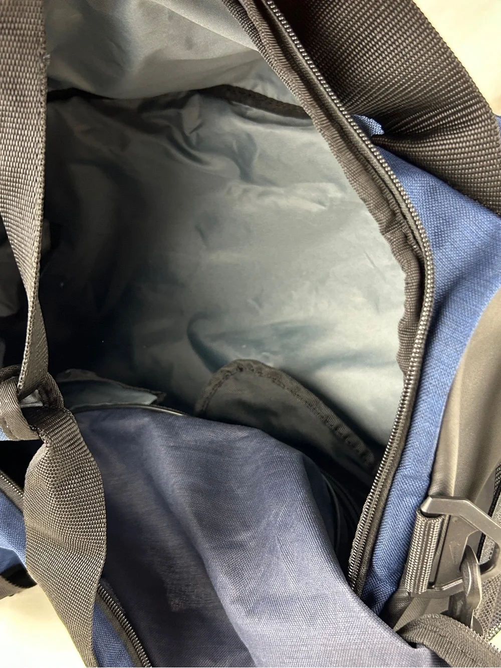Nike Duffle Gym Bag Blue Black Bag Big Swoosh Large Size
